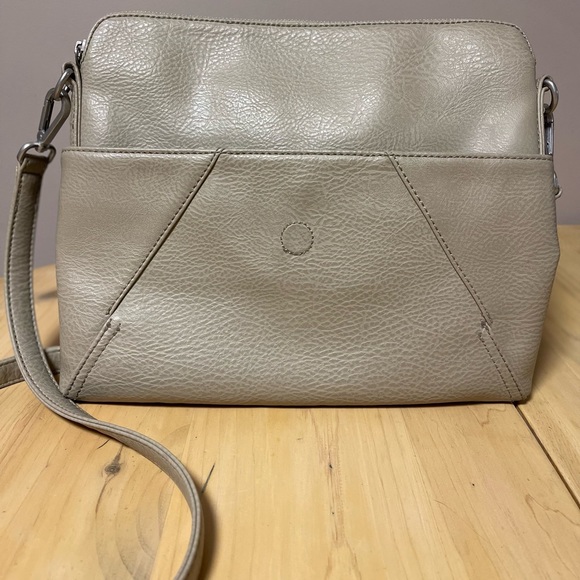 𝐌𝐚𝐭𝐭 & 𝐍𝐚𝐭 𝐏𝐮𝐫𝐬𝐞 - Picture 2 of 4